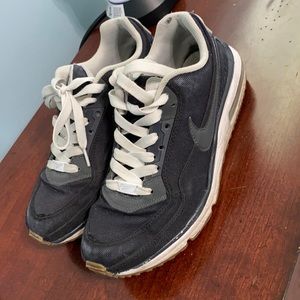 Nike Air Max, 8.5M. Worn many times. No Box.